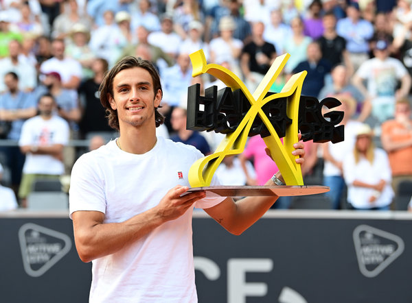 他通过分析 他通过分析