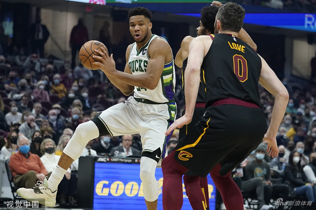 体育全英羽毛球赛：“黄鸭组合”2-1险胜晋级混双决赛